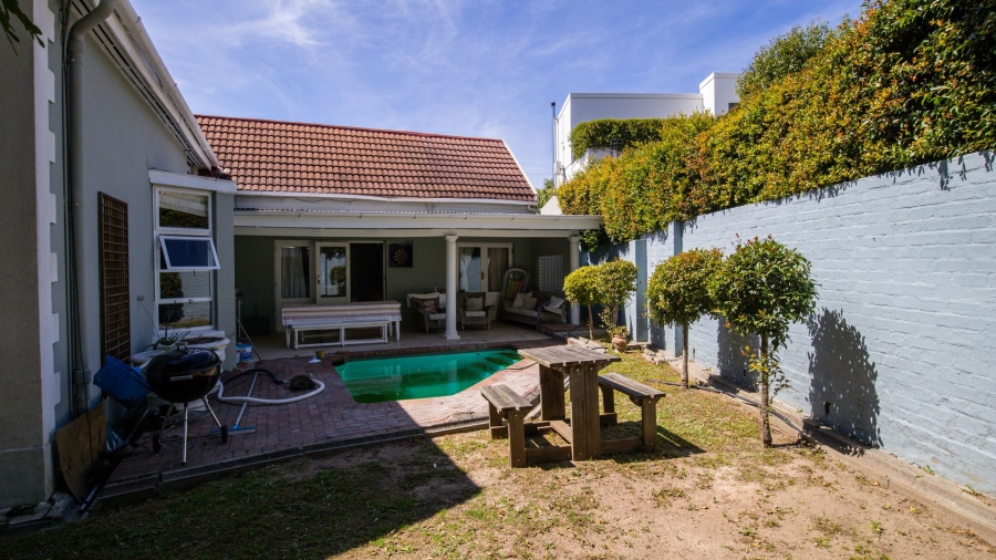 To Let 6 Bedroom Property for Rent in Claremont Upper Western Cape